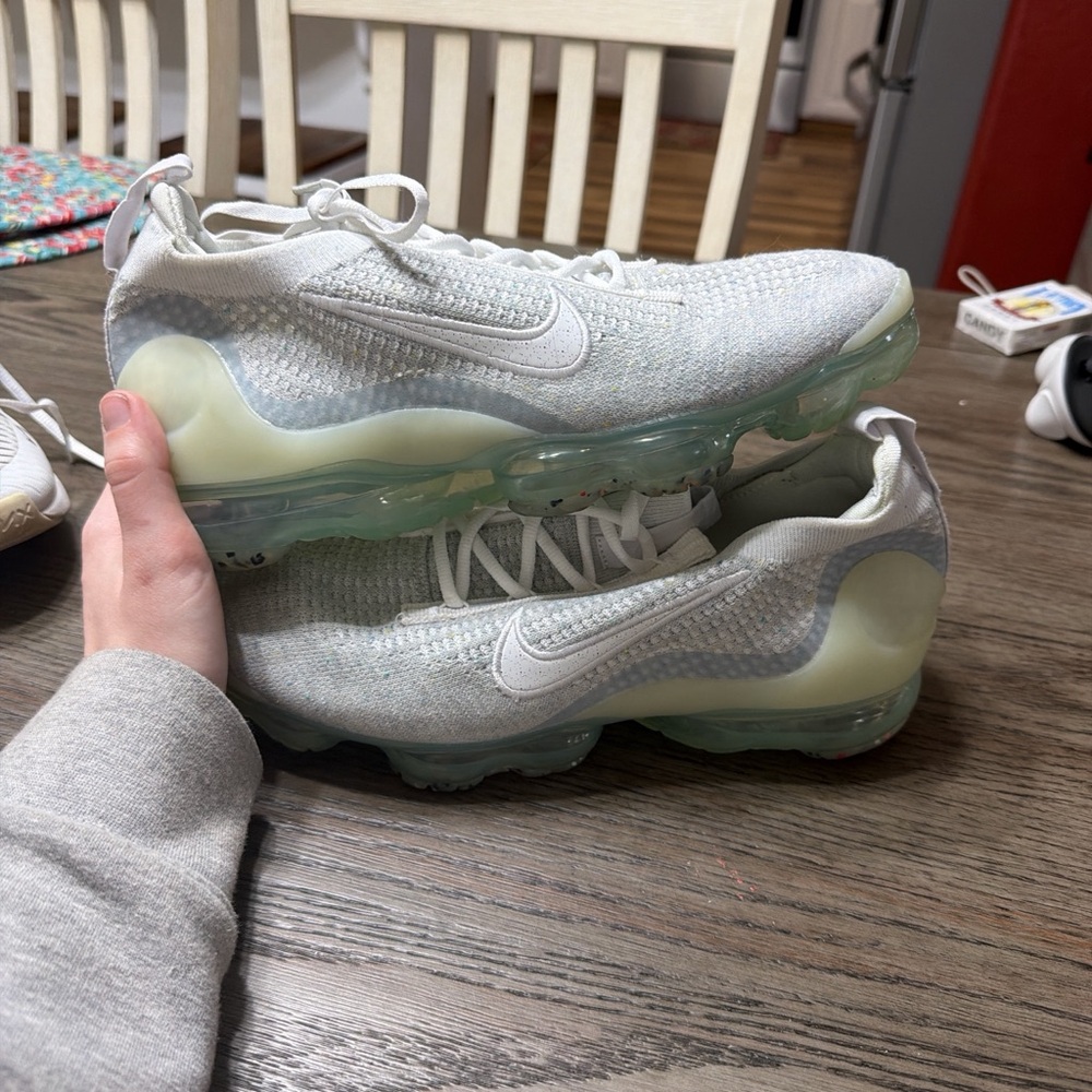 Nike Women’s White Air VaporMax Size 10